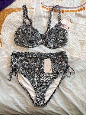 Elomi Black & White Underwire Cheeky Bikini Set